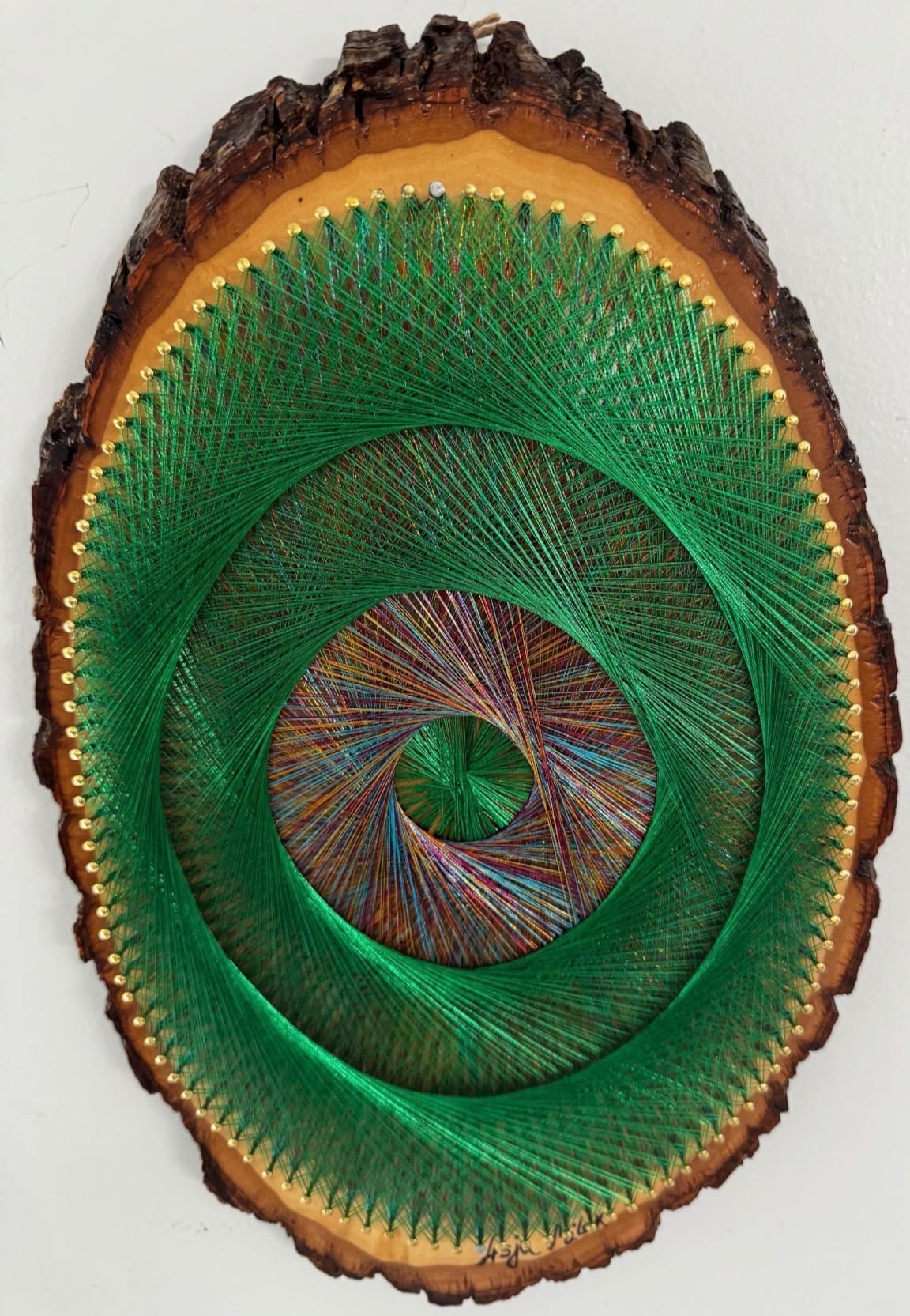 Green Spiral String Art on Live-Edge Wood – Emerald Rainbow Geometric Wall Art, Handmade Boho Decor, detail view 3 — handmade string art by Asja