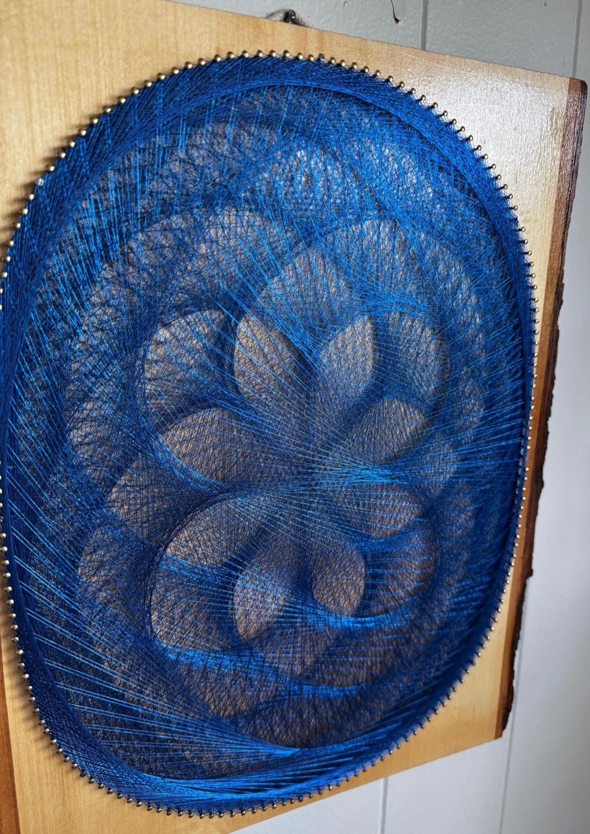 Blue Dahlia String Art on Live-Edge Wood – Handmade Floral Mandala Wall Art, Navy Boho Decor, detail view 4 — handmade string art by Asja