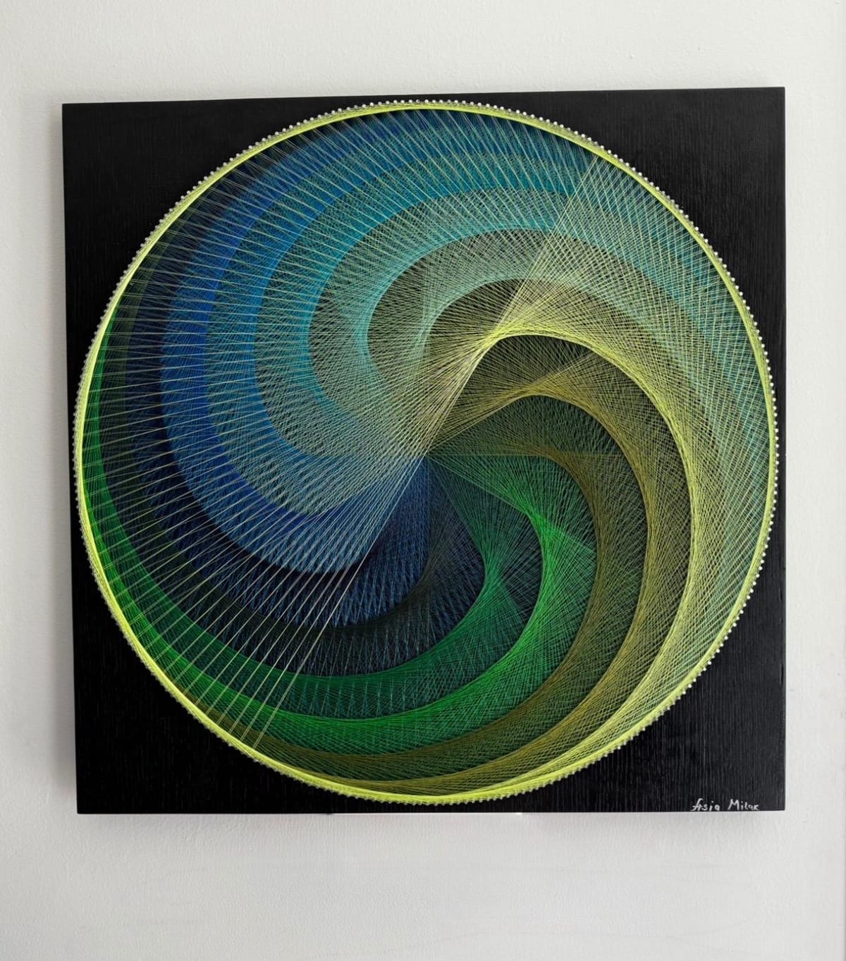 Blue Green Spiral String Art Mandala – Handmade Sacred Geometry Wall Art on Black Wood, detail view 3 — handmade string art by Asja